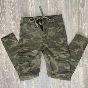 American Eagle Army Jegging Pants